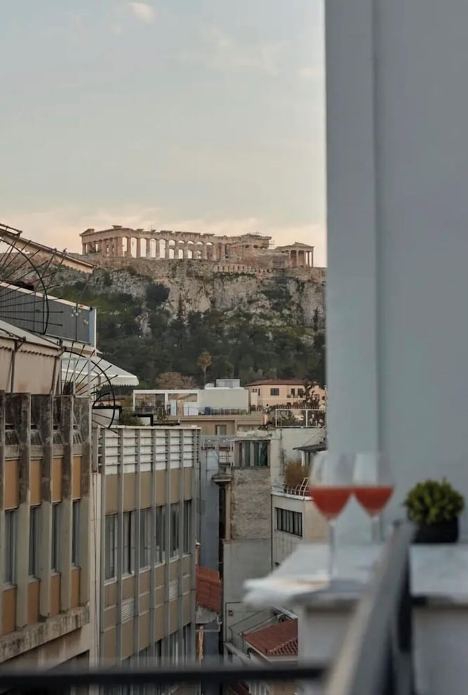 Small Funny World Athens - Hostel 3/50