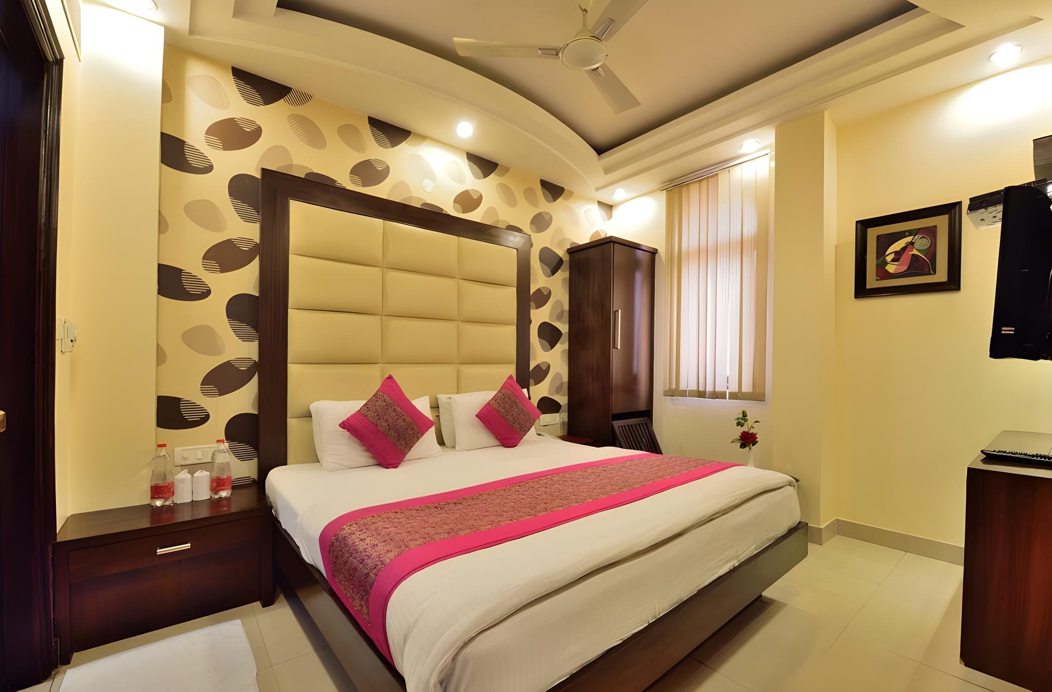 Super, Deluxe, King Bed