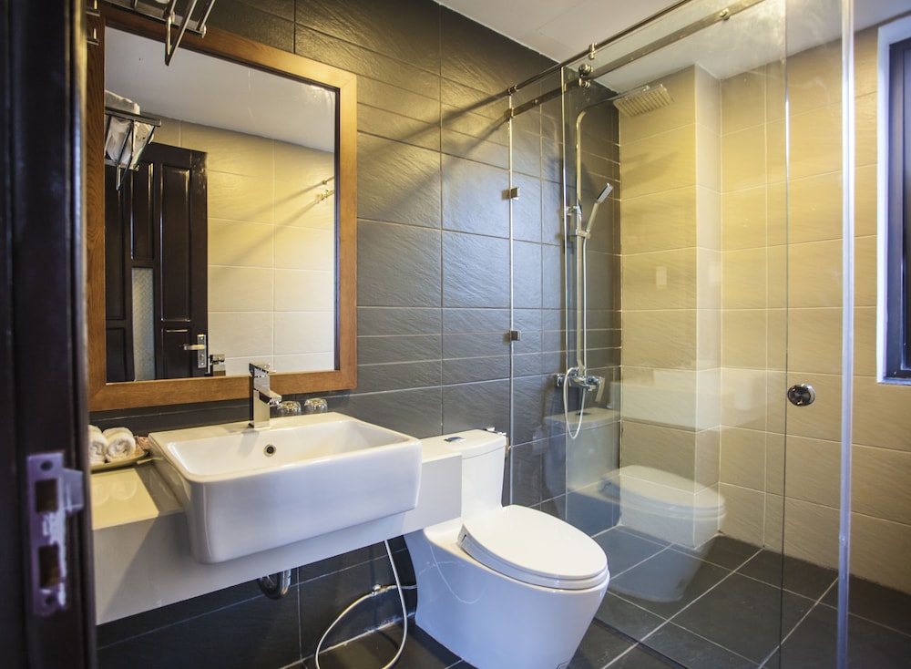 GRAND, CONNECTING, SUITE