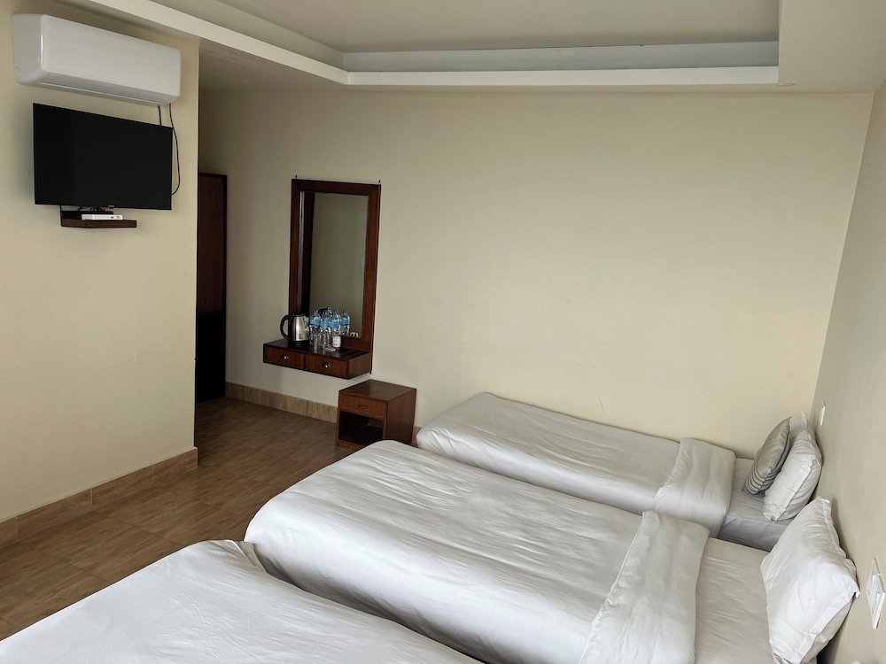 Ratna Giri Resort 15/49