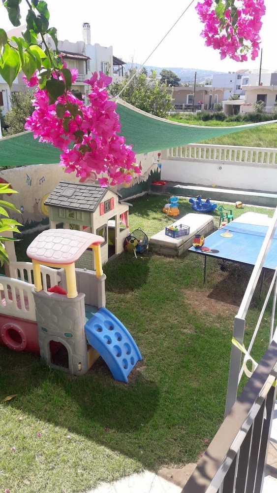 Trefon Hotel Apartments and Family Suites 70/73