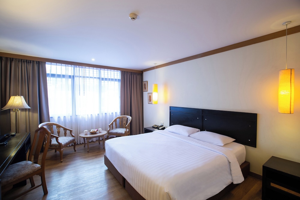 غرفة ديلوكس بسرير كوين، The Tarntawan Hotel Surawong Bangkok 5/10
