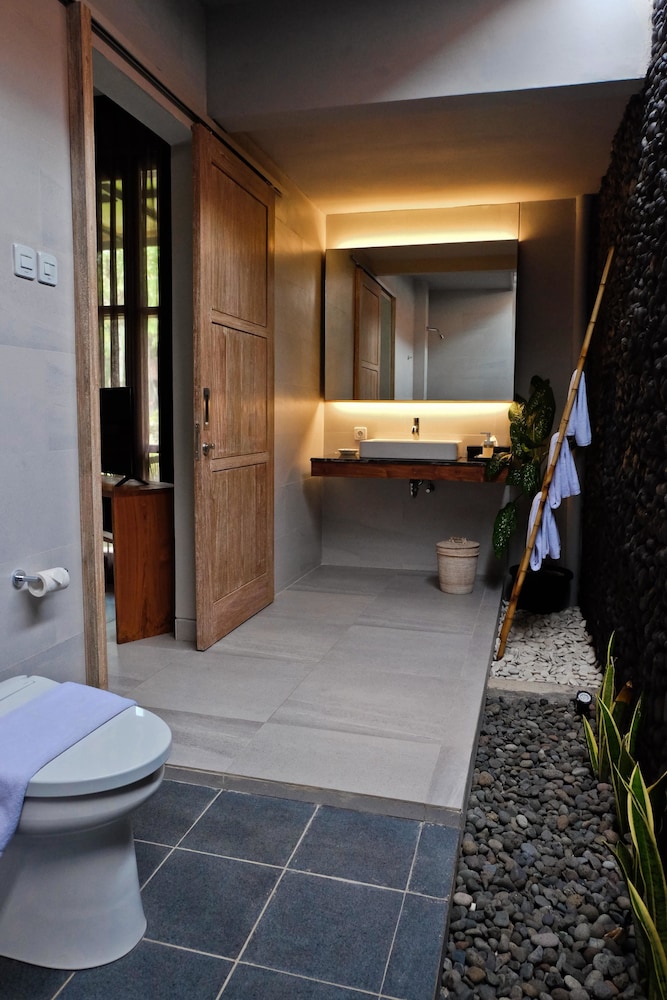 Umadewi Surf and Suites 34/38
