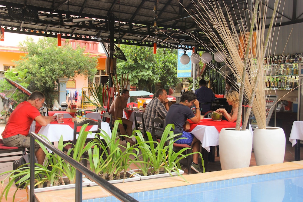 Tropical Breeze Guesthouse 38/45