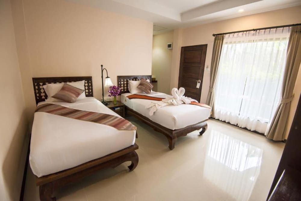 ROOM, TWIN BEDS, PRIVATE BATHROOM