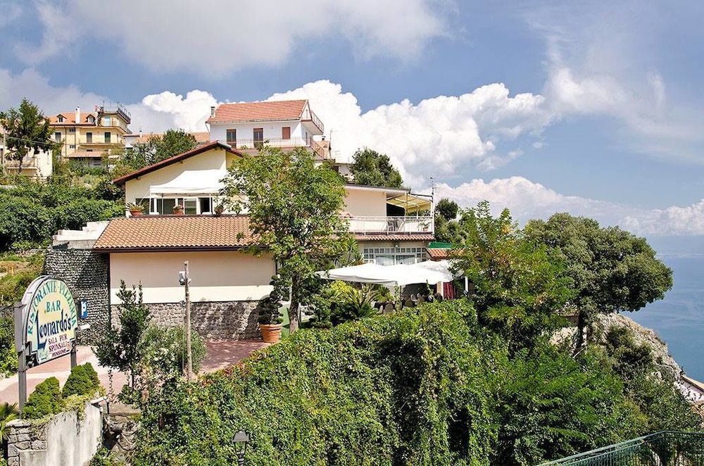 Leonardo's B&B 27/31