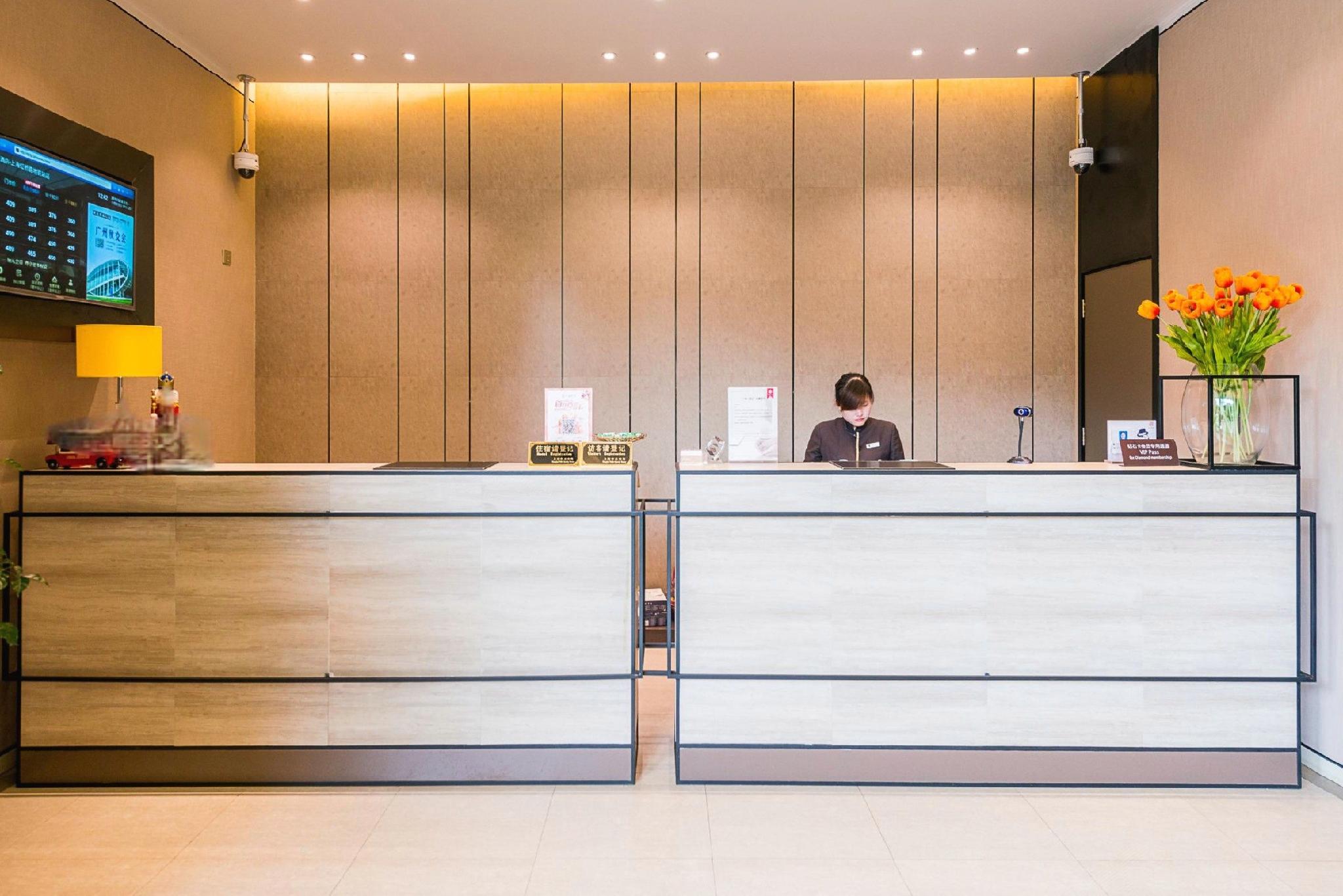 Home Inn Plus (Shanghai Hongqiao Road Metro Station) 8/42