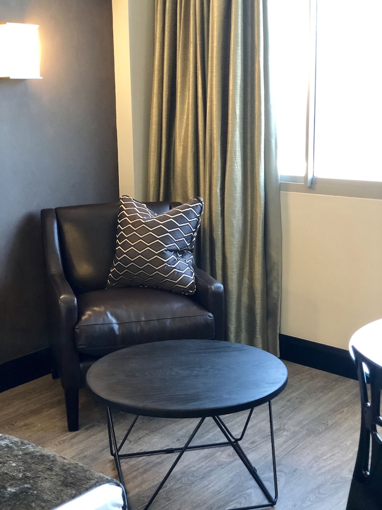 Belaire Suites 32/50