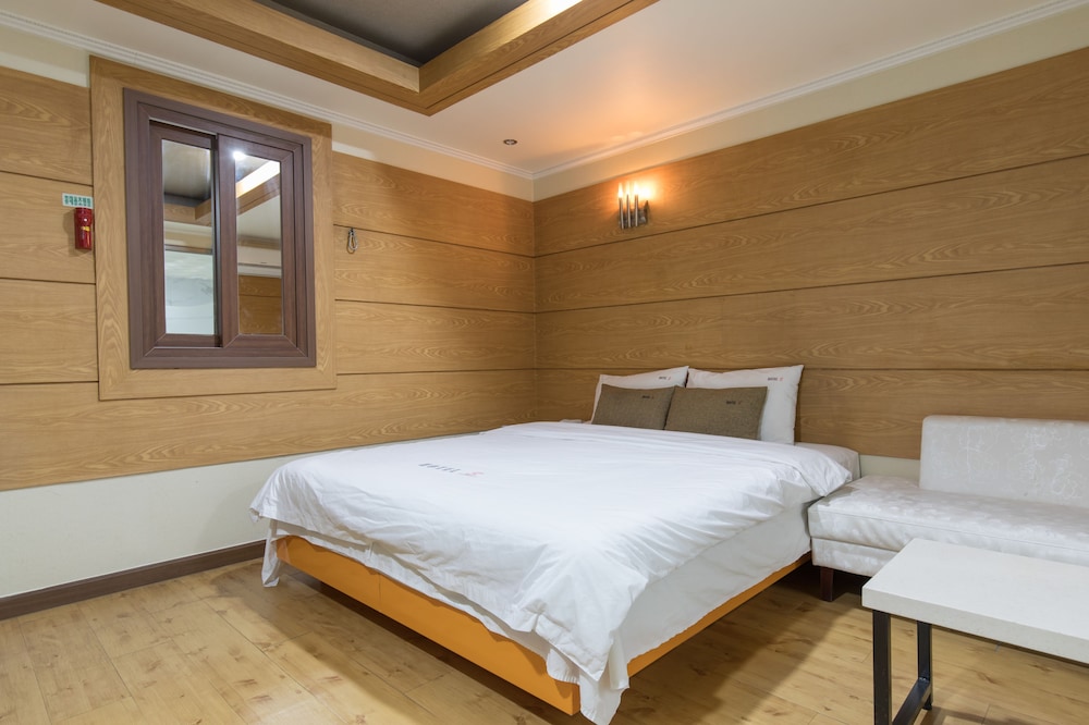 No.25 Hotel Busan Seomyeon Station 27/39
