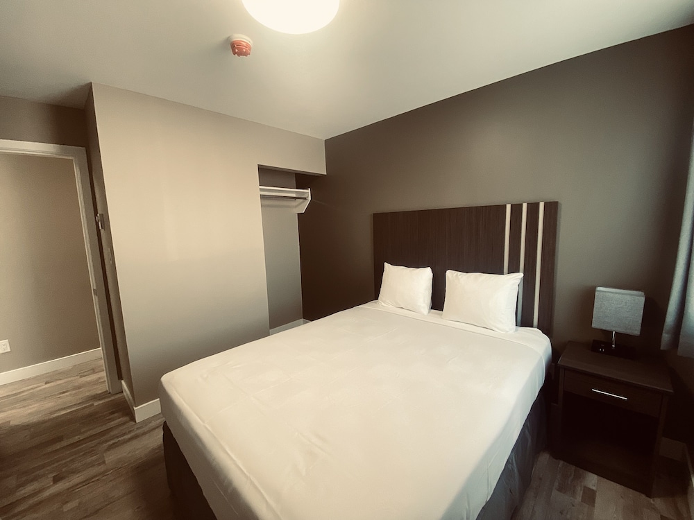 Upgrade, Efficiency, King Bed