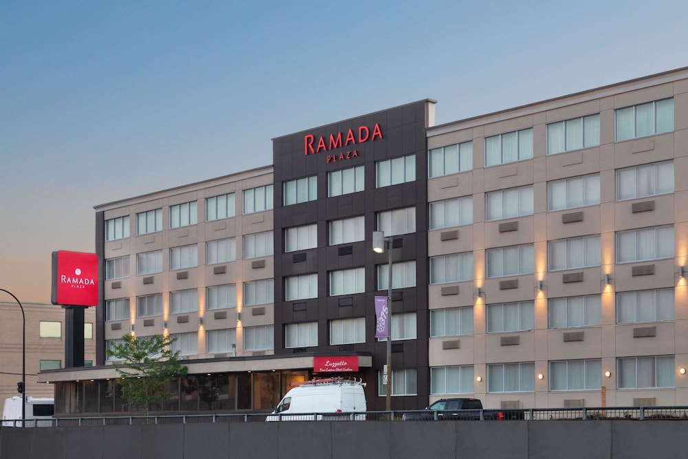Ramada Plaza By Wyndham Montreal 1/60