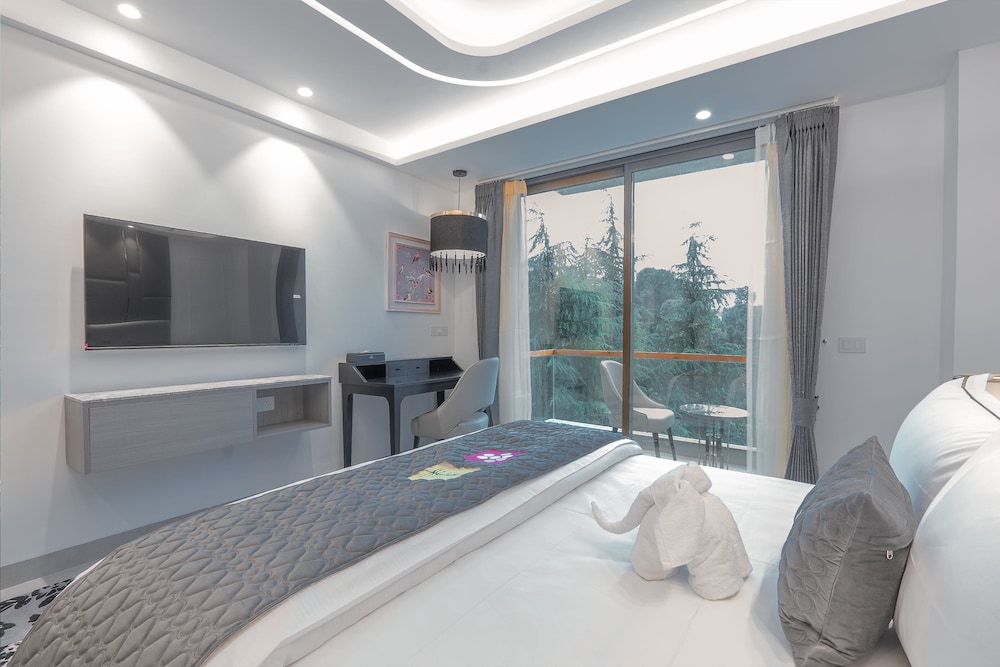 Mastiff Select Mandavya Dharamkot, McLeodganj 30/61
