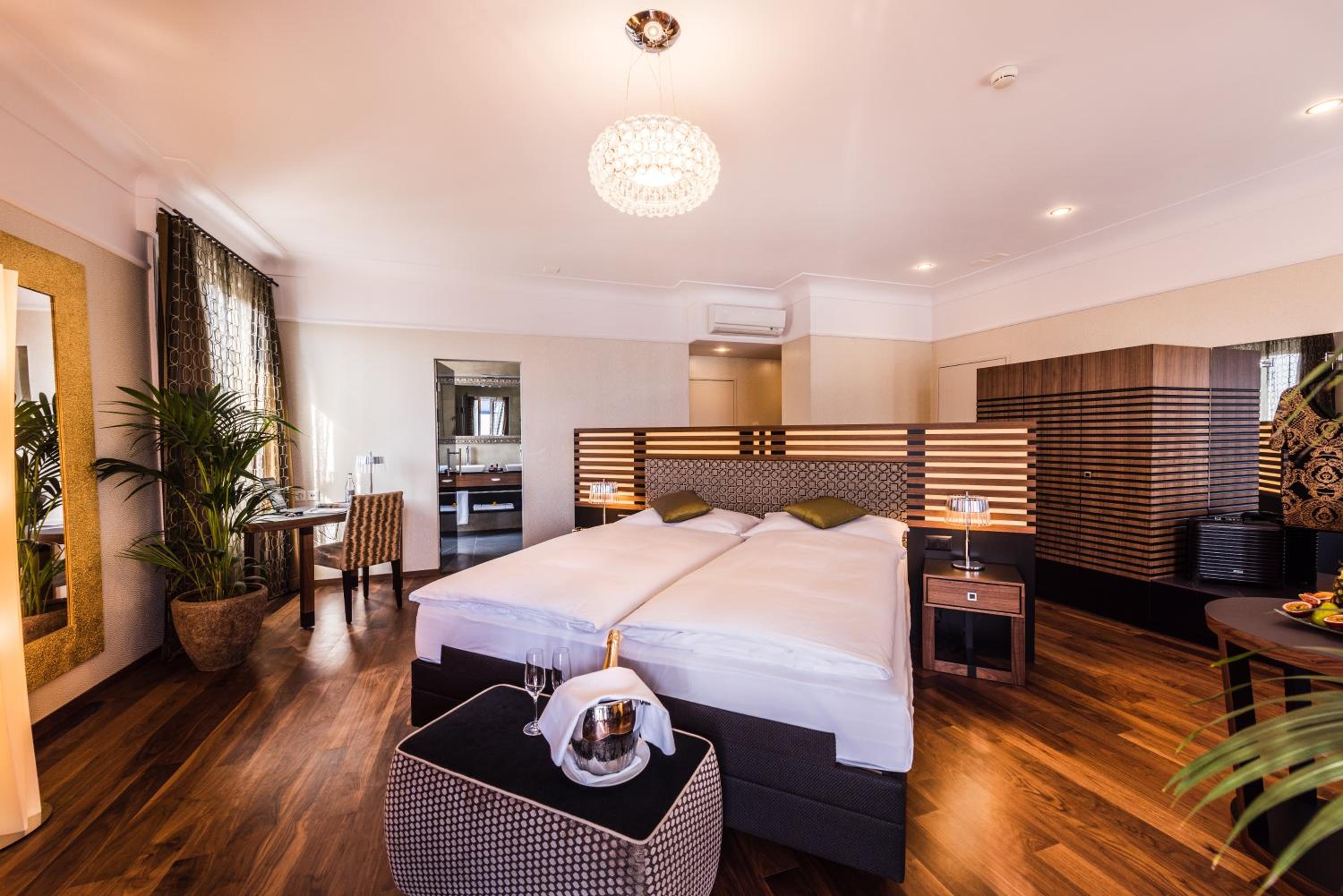 Junior Suite, Penthouse, Lake View