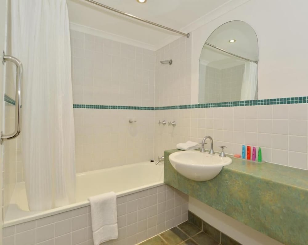 Reef Club Resort 34/35