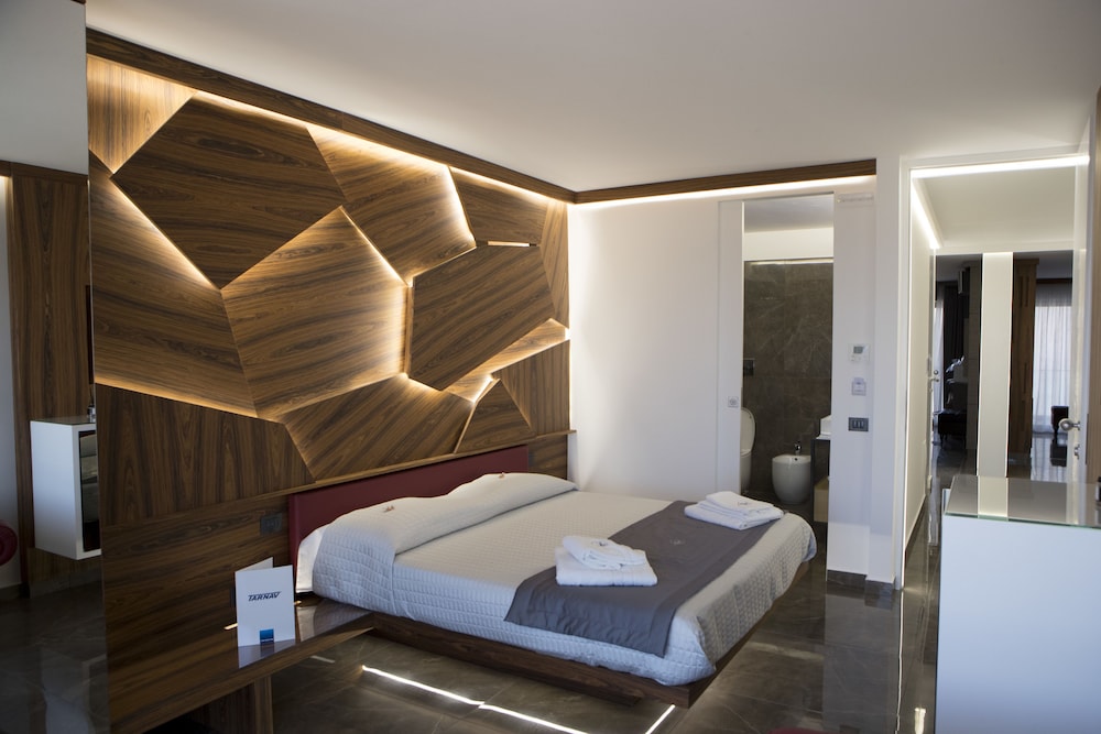 LUXURY, SUITE, SEA VIEW, BALCONY