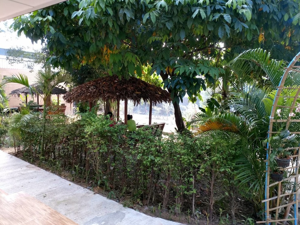 Lipe Village Resort 21/25