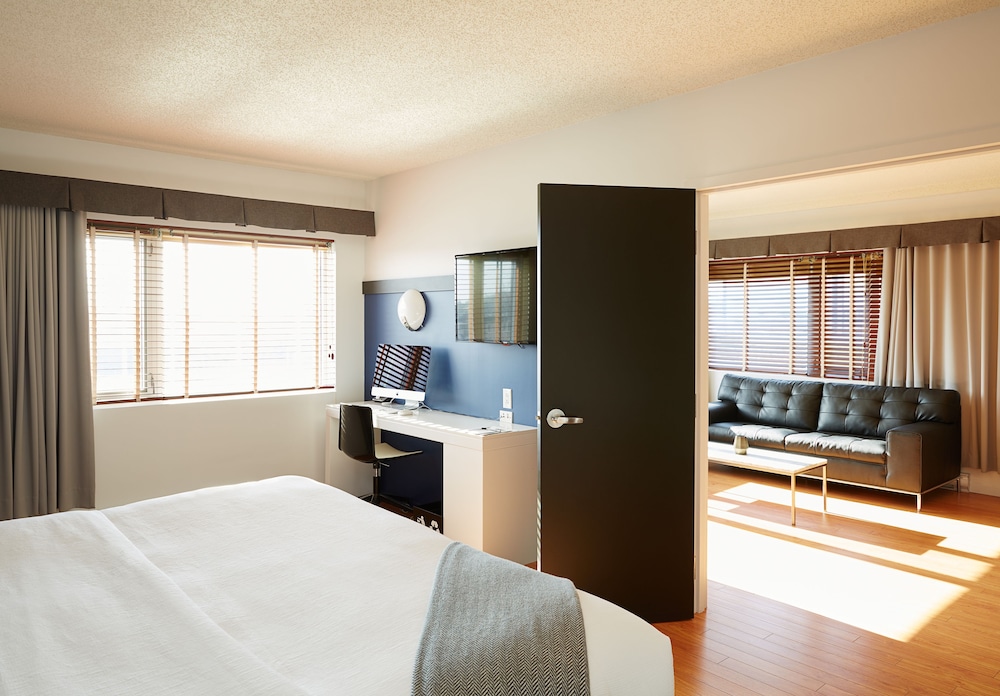 Deluxe, Suite, King Bed
