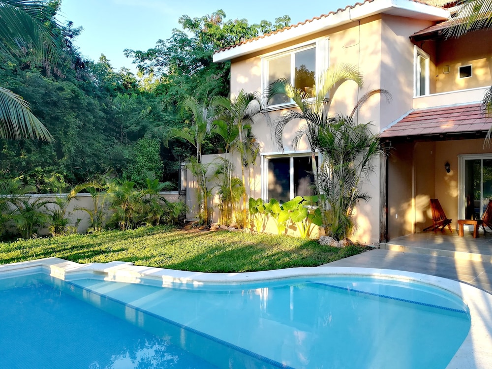 Villas Picalu Studios & Suites 38/50