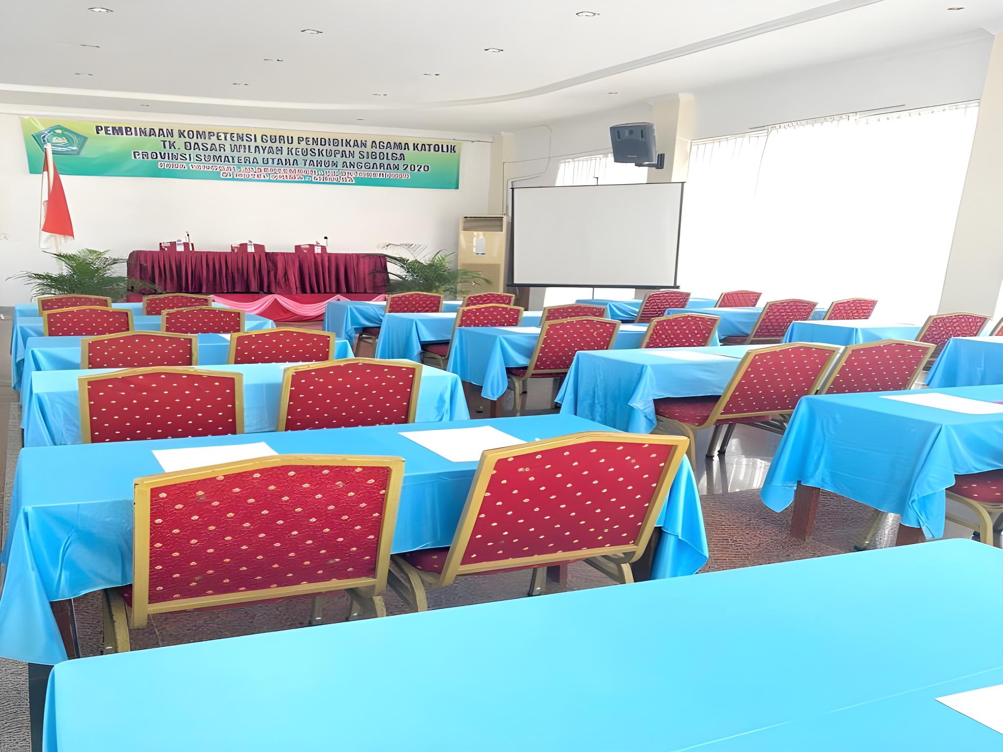 Hotel Prima Indah 26/27