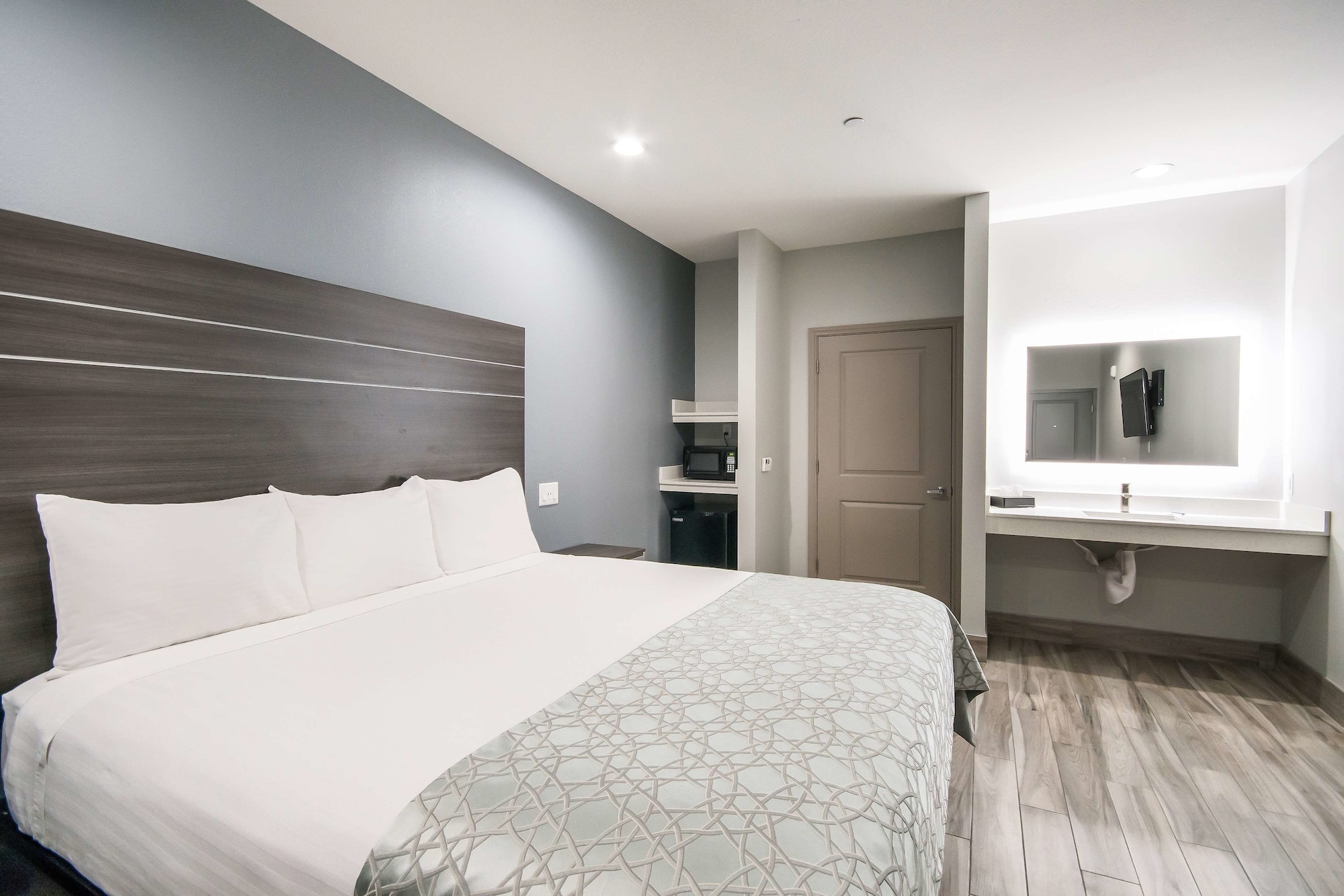 ROOM, KING BED, ACCESSIBLE
