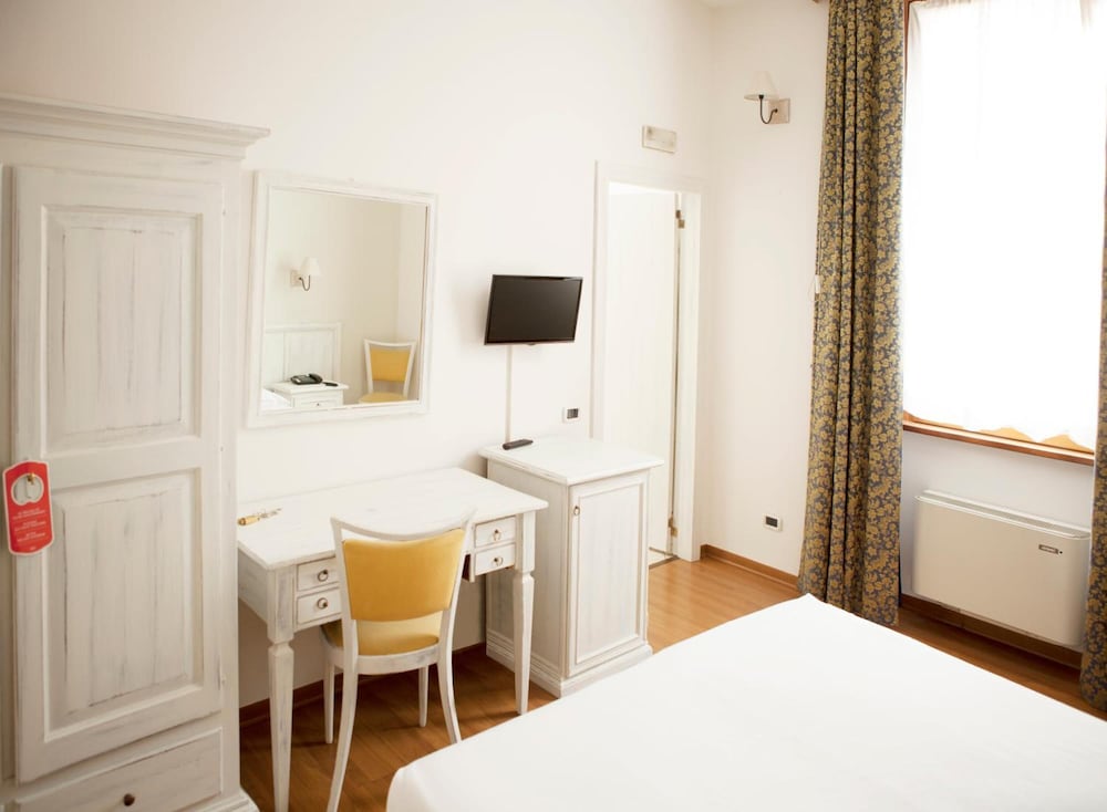 HOTEL SEBINO 6/28