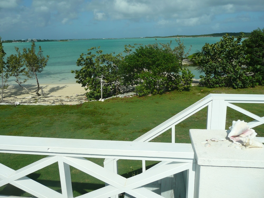 Cottage Cut Villas 26/28