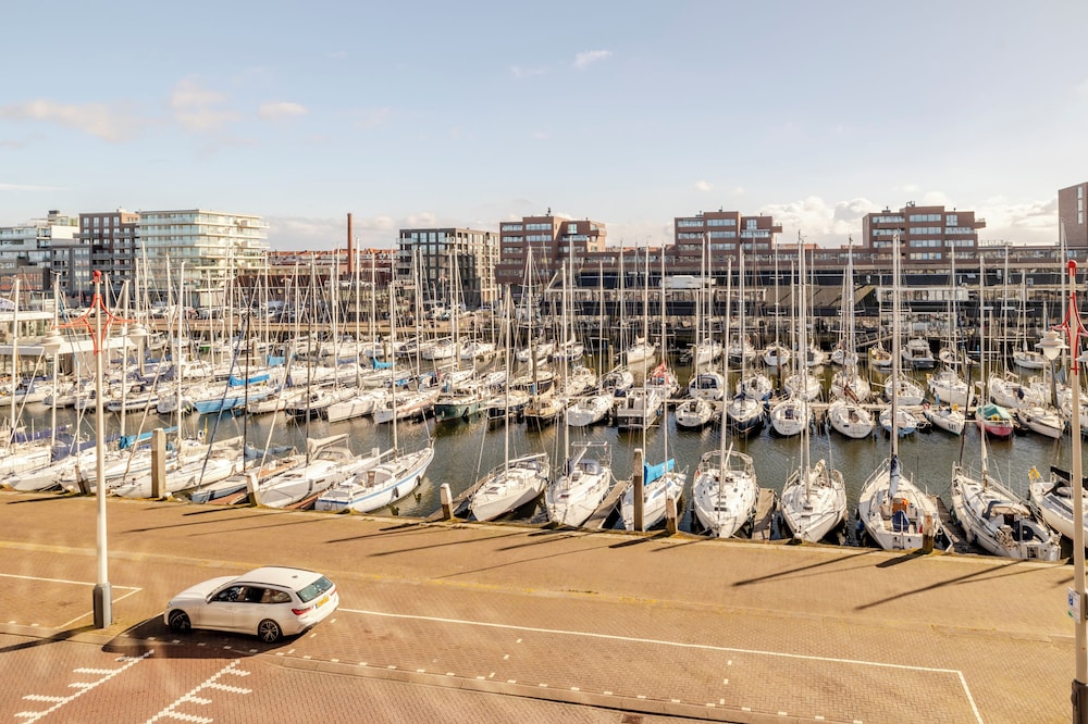 BizStay Harbour Scheveningen Apartments 26/50
