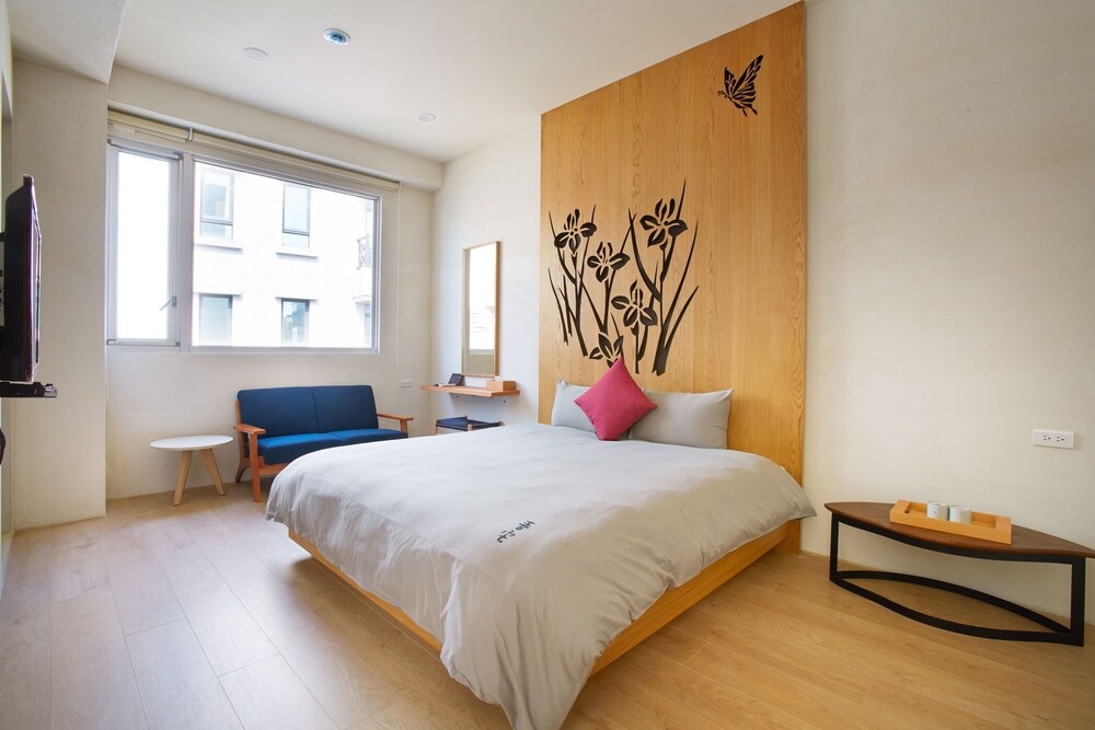 Wood Whispering Residence 8/29
