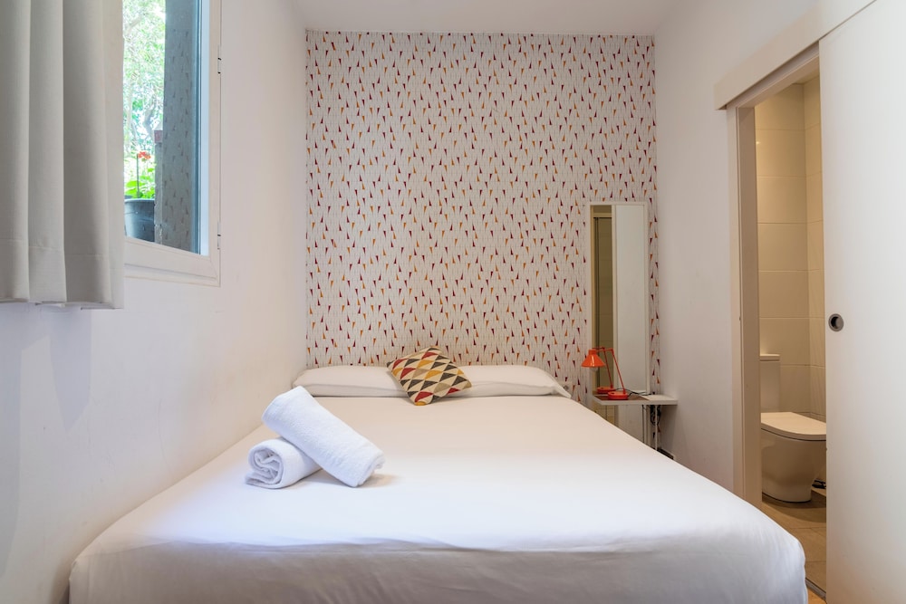 Rodamon Barcelona Hostel 7/56