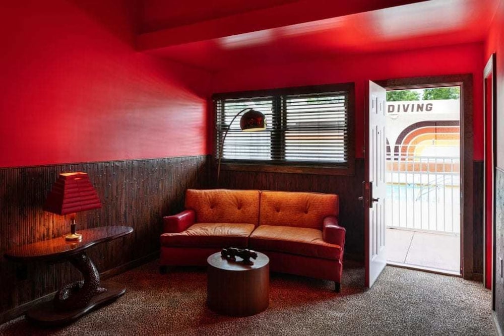 The Dive Motel & Swim Club 35/45