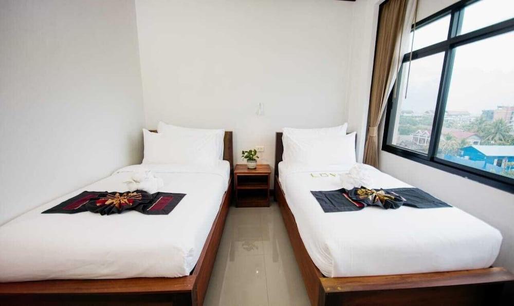 Sisombat Plaza Hotel 19/71