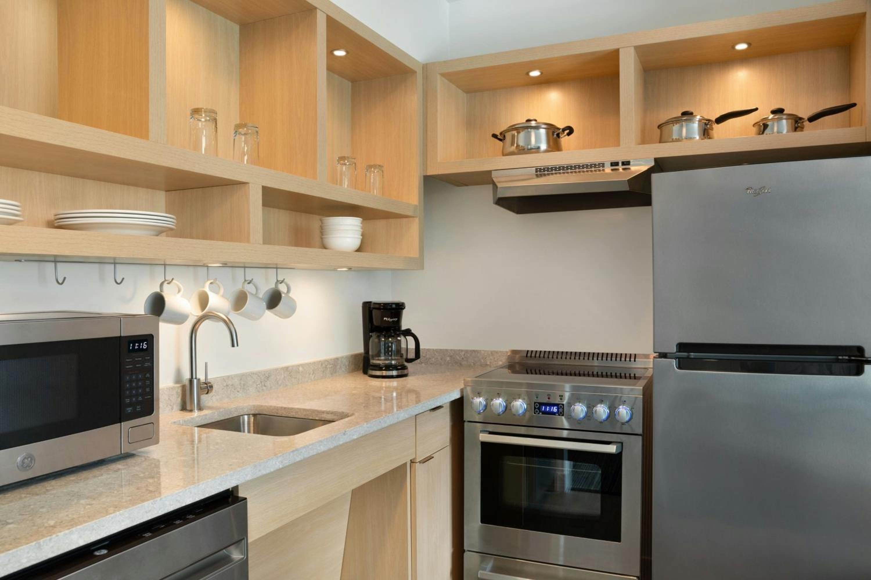 استوديو بسرير كوين مع أريكة بحوض استحمام لذوي الإعاقة، Towneplace Suites by Marriott Ft Lauderdale West 8/8