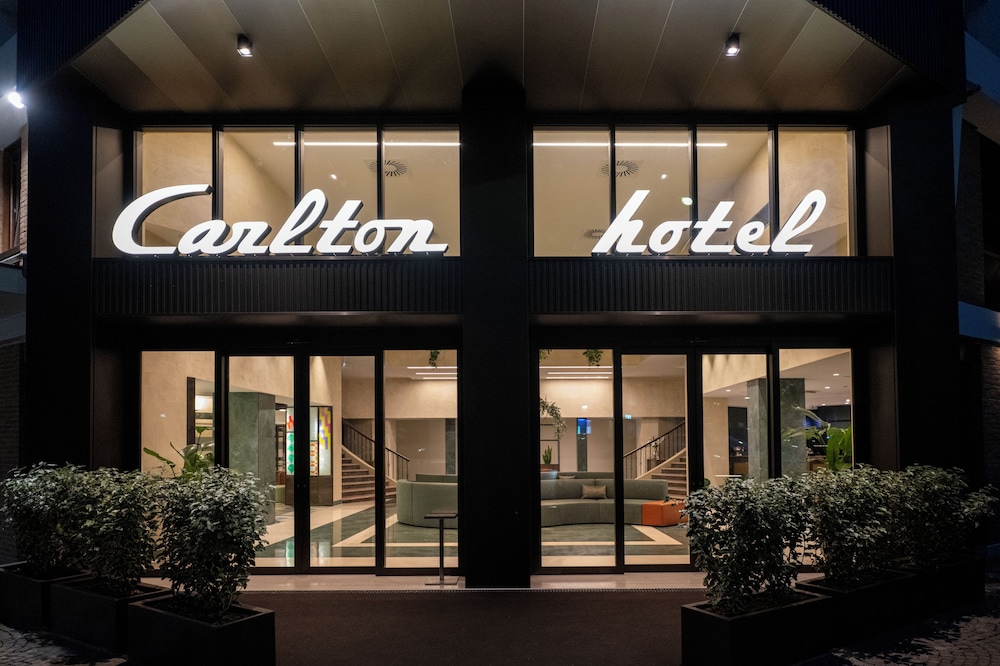 Hotel Carlton 2/62