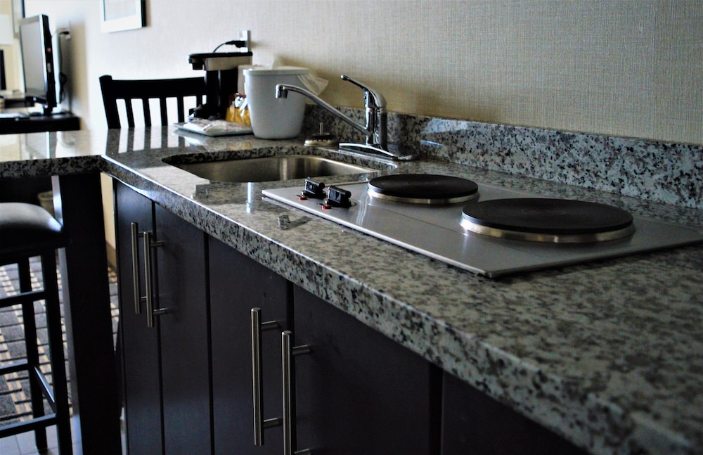 Sigma Inn & Suites Melville 28/28