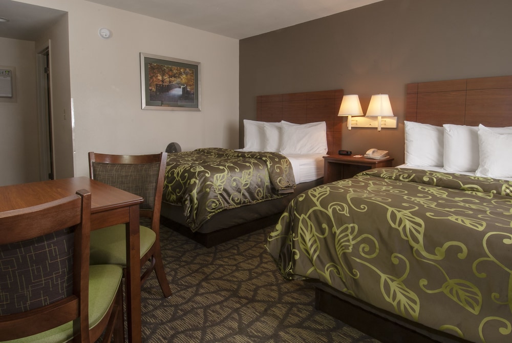 Econo Lodge Cherokee, NC 18/27