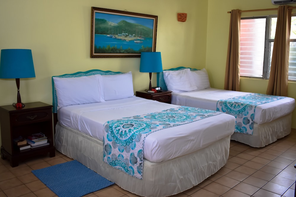 Catamaran Hotel Marina 22/61