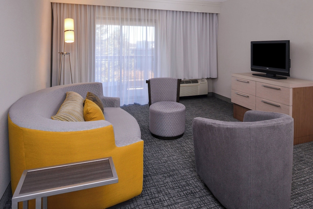 Country Inn & Suites by Radisson, Brown Deer - Milwaukee North 44/65