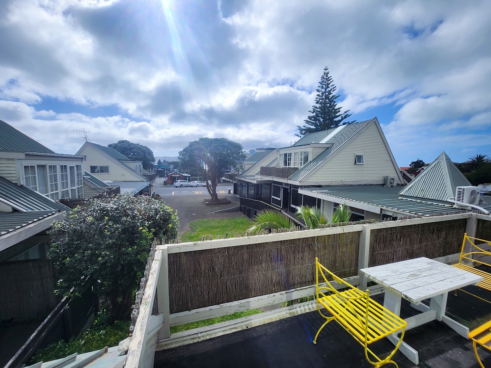 U Studios Paraparaumu, SureStay Collection by Best Western 36/46