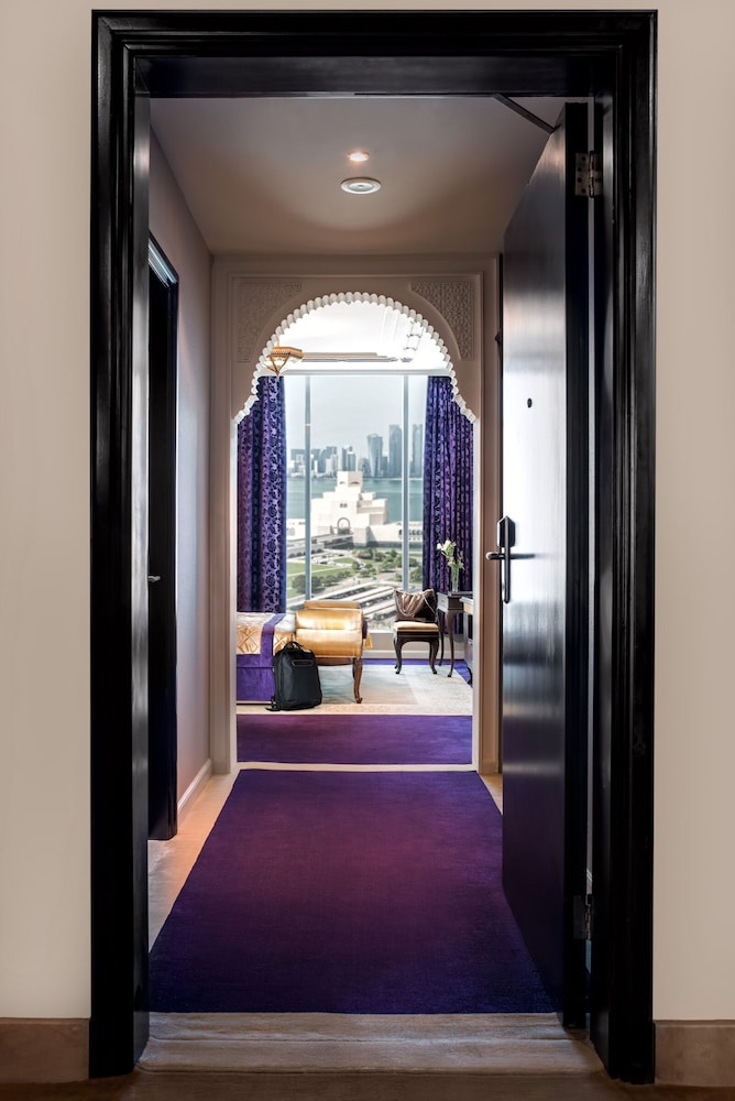 Saraya Corniche Hotel 6/83