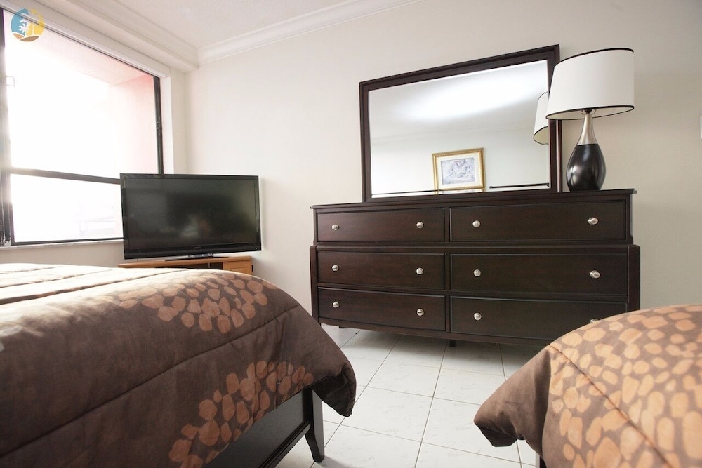The Alexander All Suite Oceanfront Resort 38/50