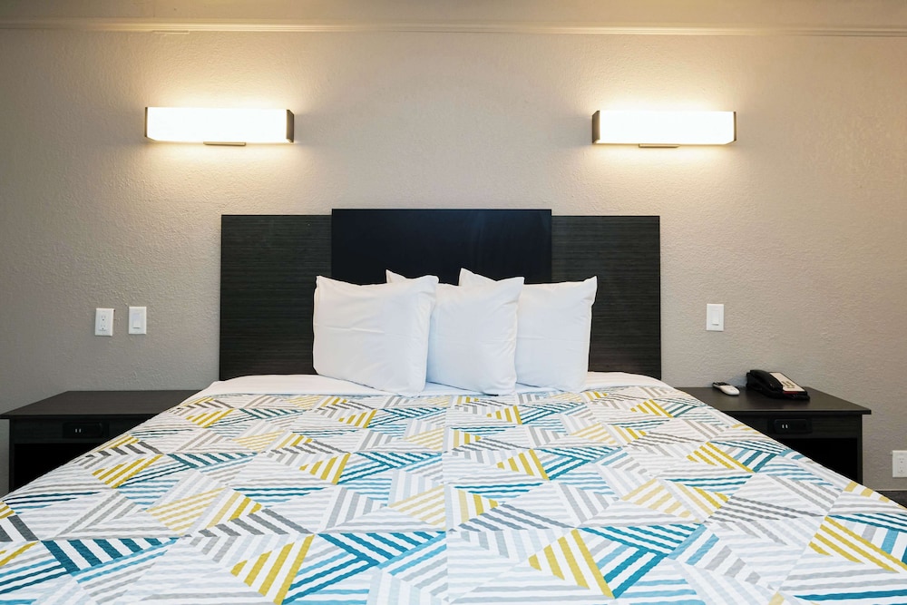 Motel6 Baytown, TX - Garth Rd 44/63