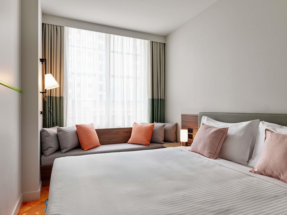 DELUXE, KING BED, SOFA
