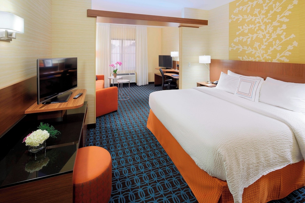 Fairfield Inn Suites Springfield Northampton Amherst 20/52