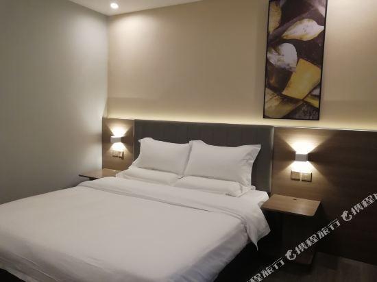 7 Days Inn (Guangzhou Chenjiaci Metro Station II) 10/23