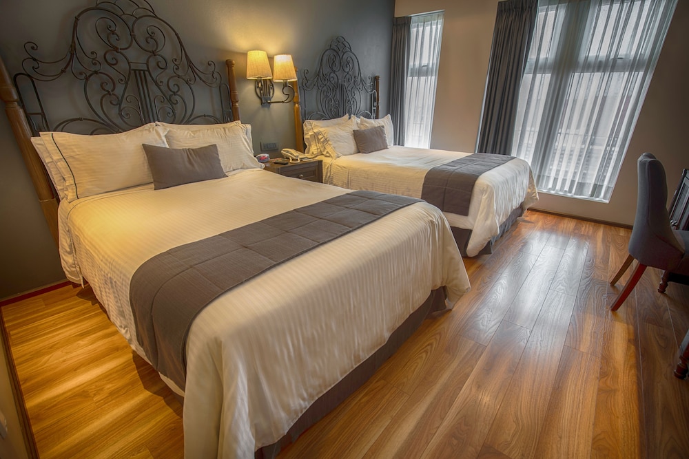 FAMILY, 2 DOUBLE BEDS