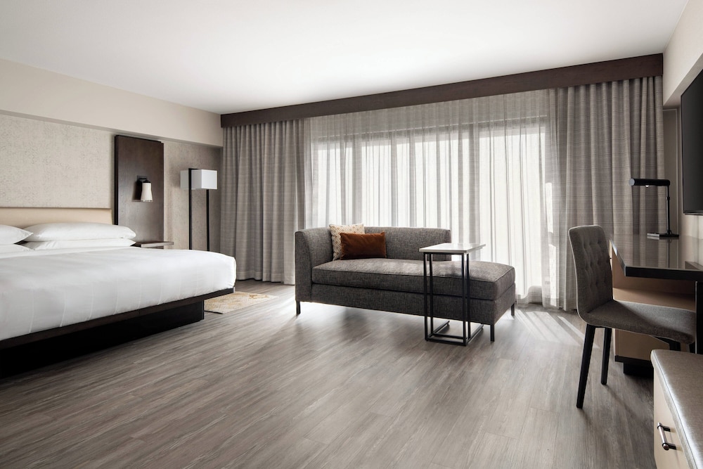 Room at Marriott Riverside at the Convention Center, RIVERSIDE - CA
