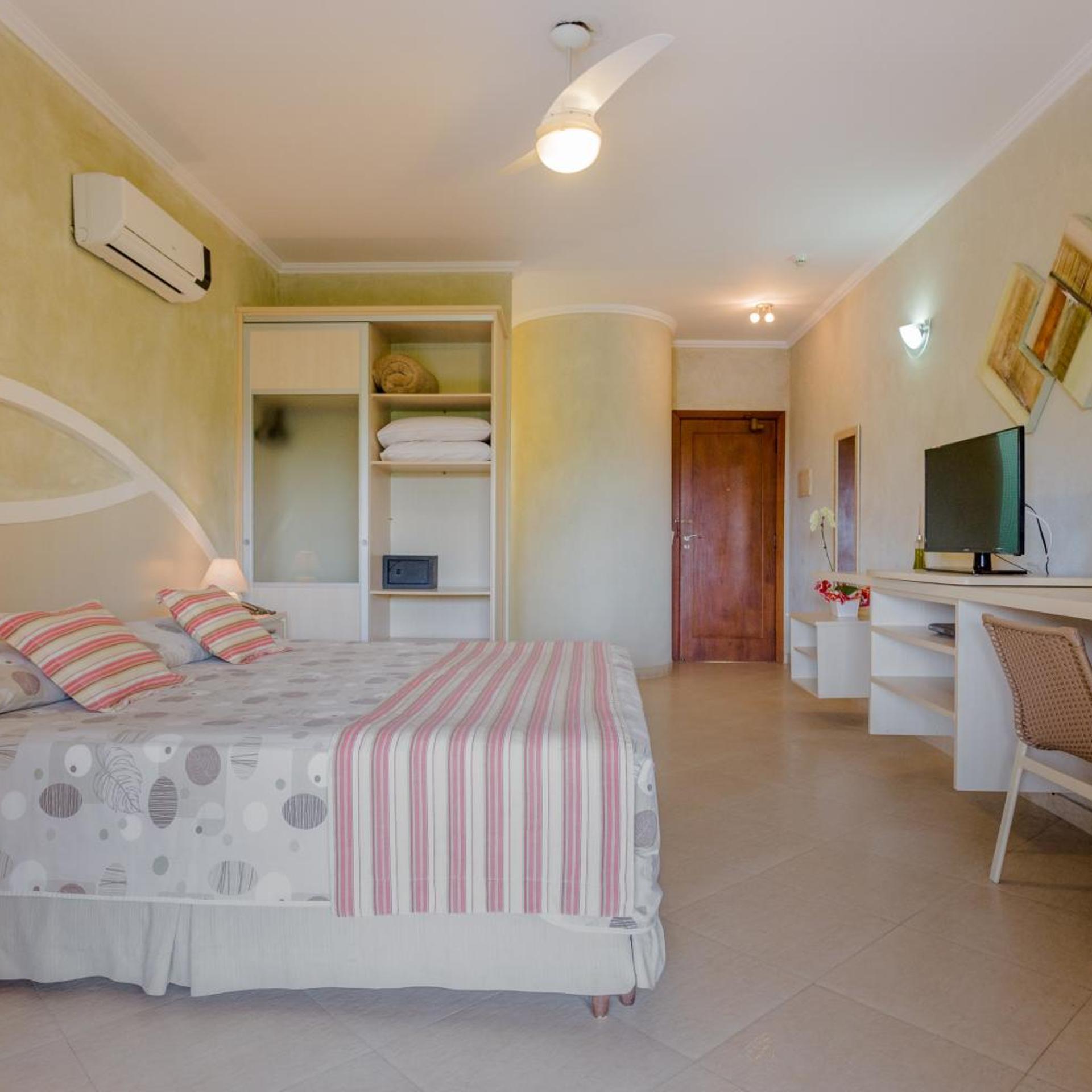 Beach Hotel Cambury 13/60