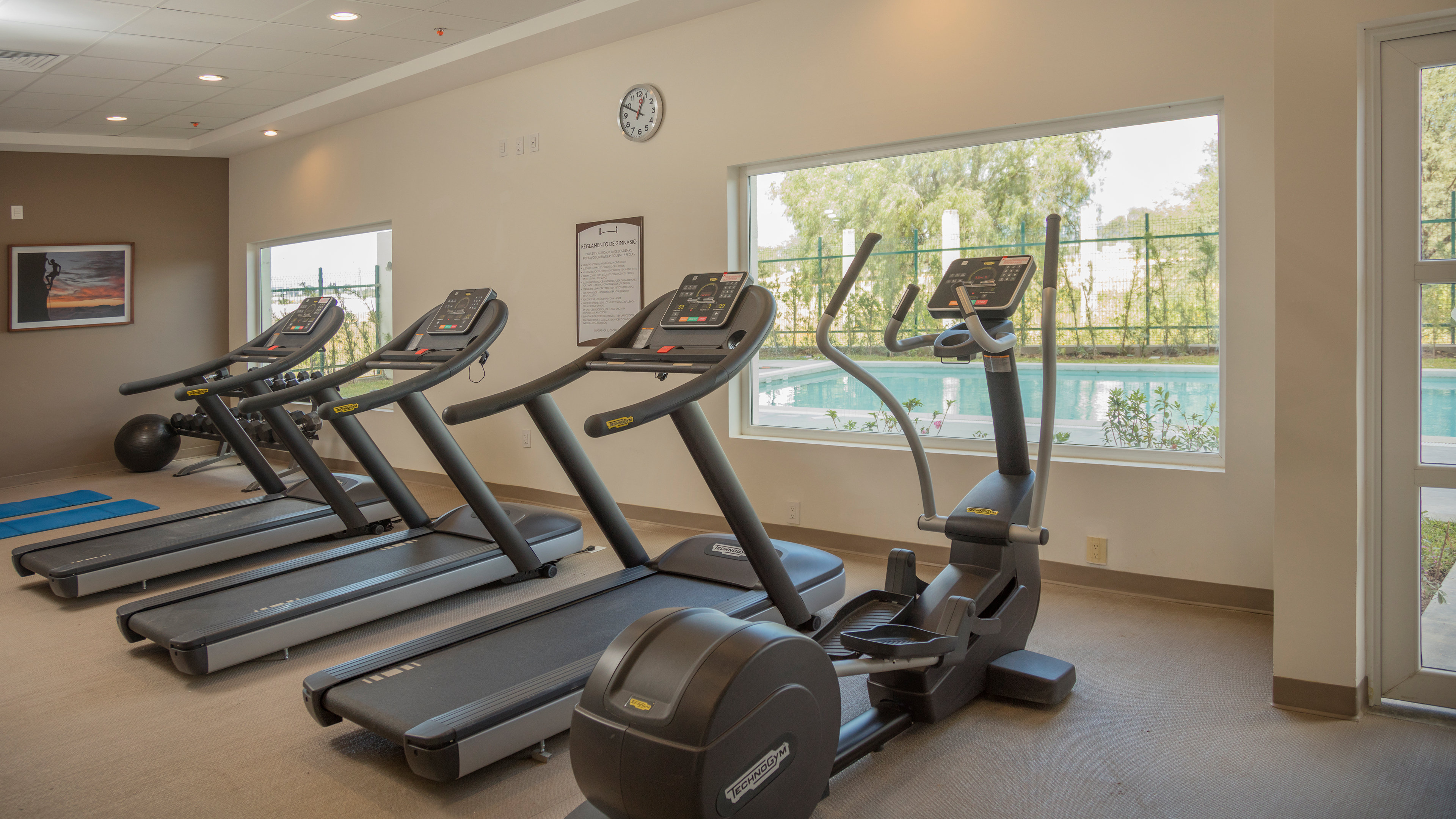 Staybridge Suites Irapuato 15/36