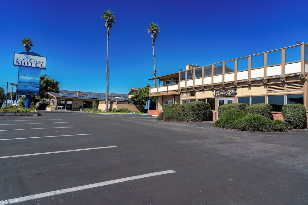 Silver Surf Motel 64/72