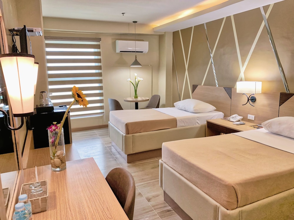 New Dawn Hotel Plus 17/79